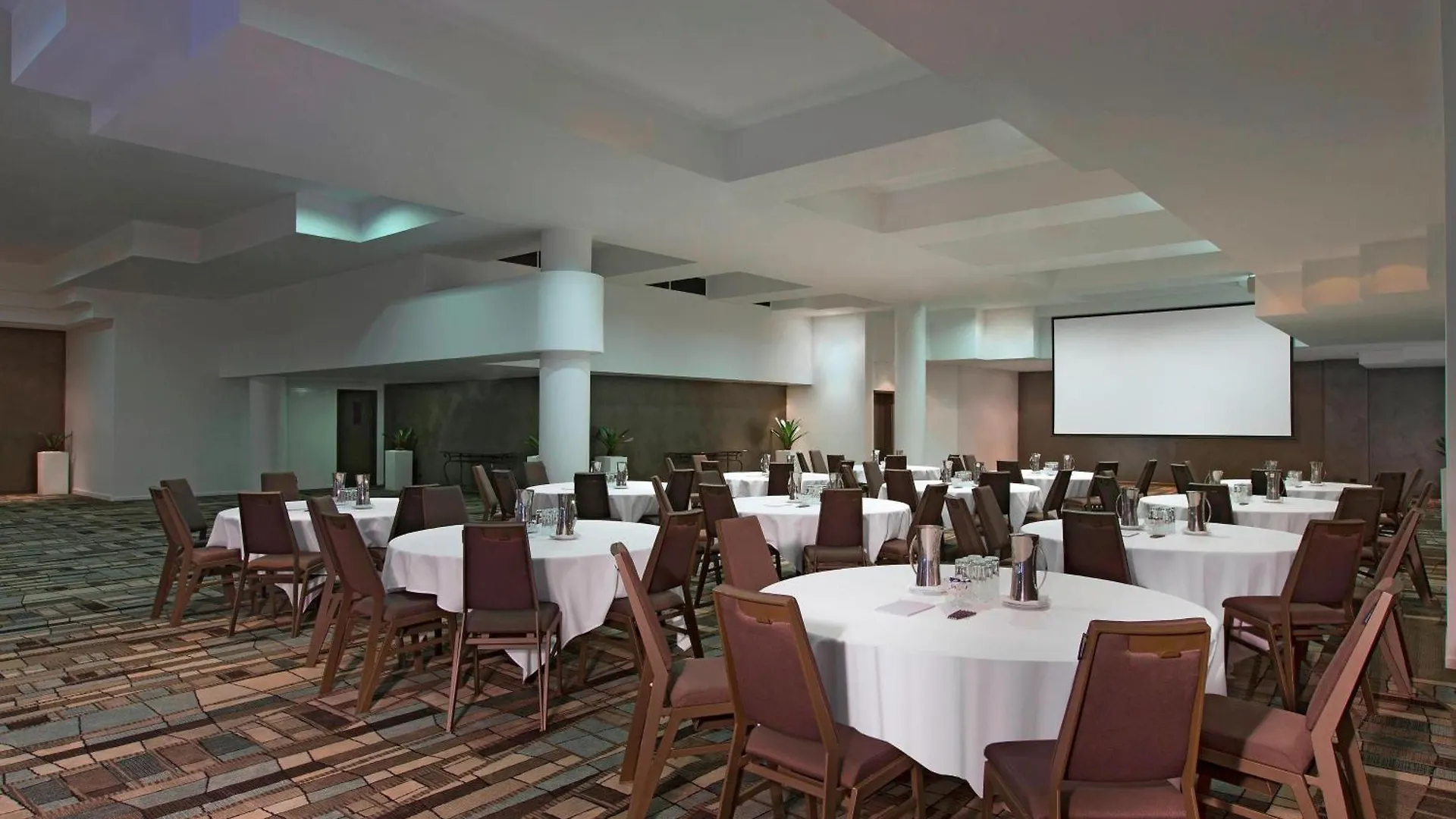 Resort Sheraton Grand Mirage 5*