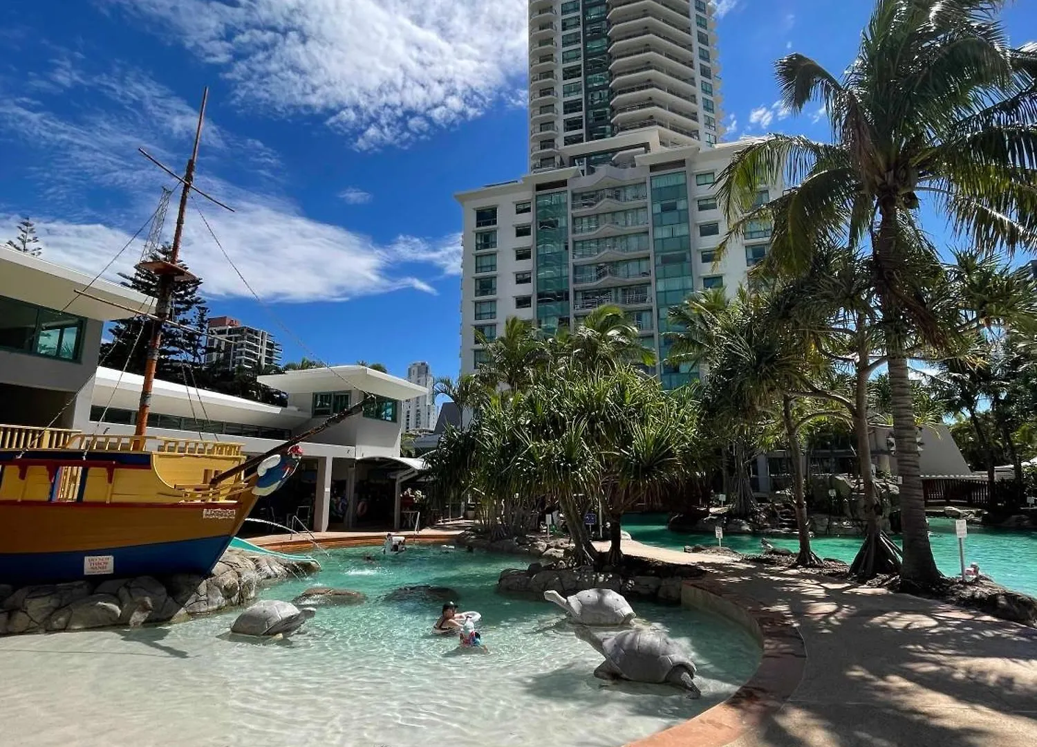Apartment Crown Towers
