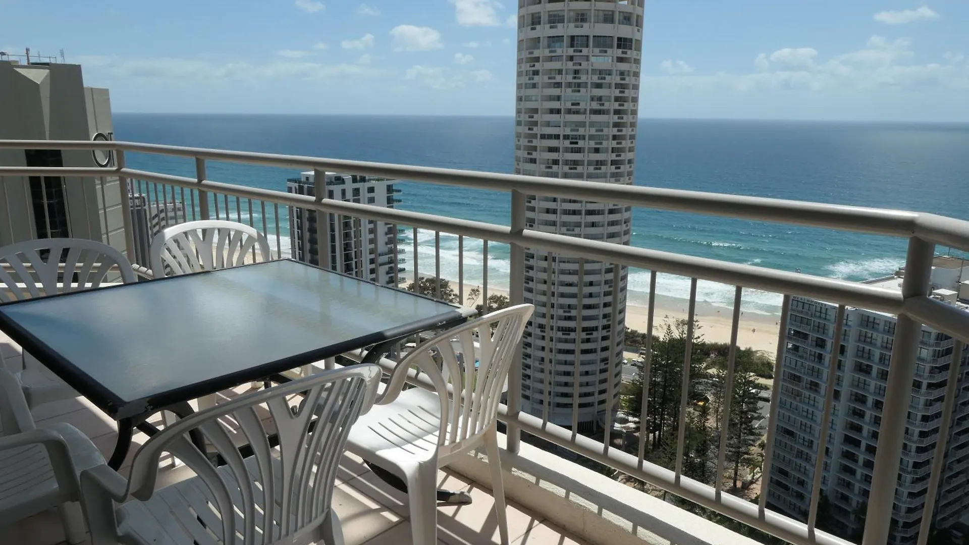 Crown Towers Apartment