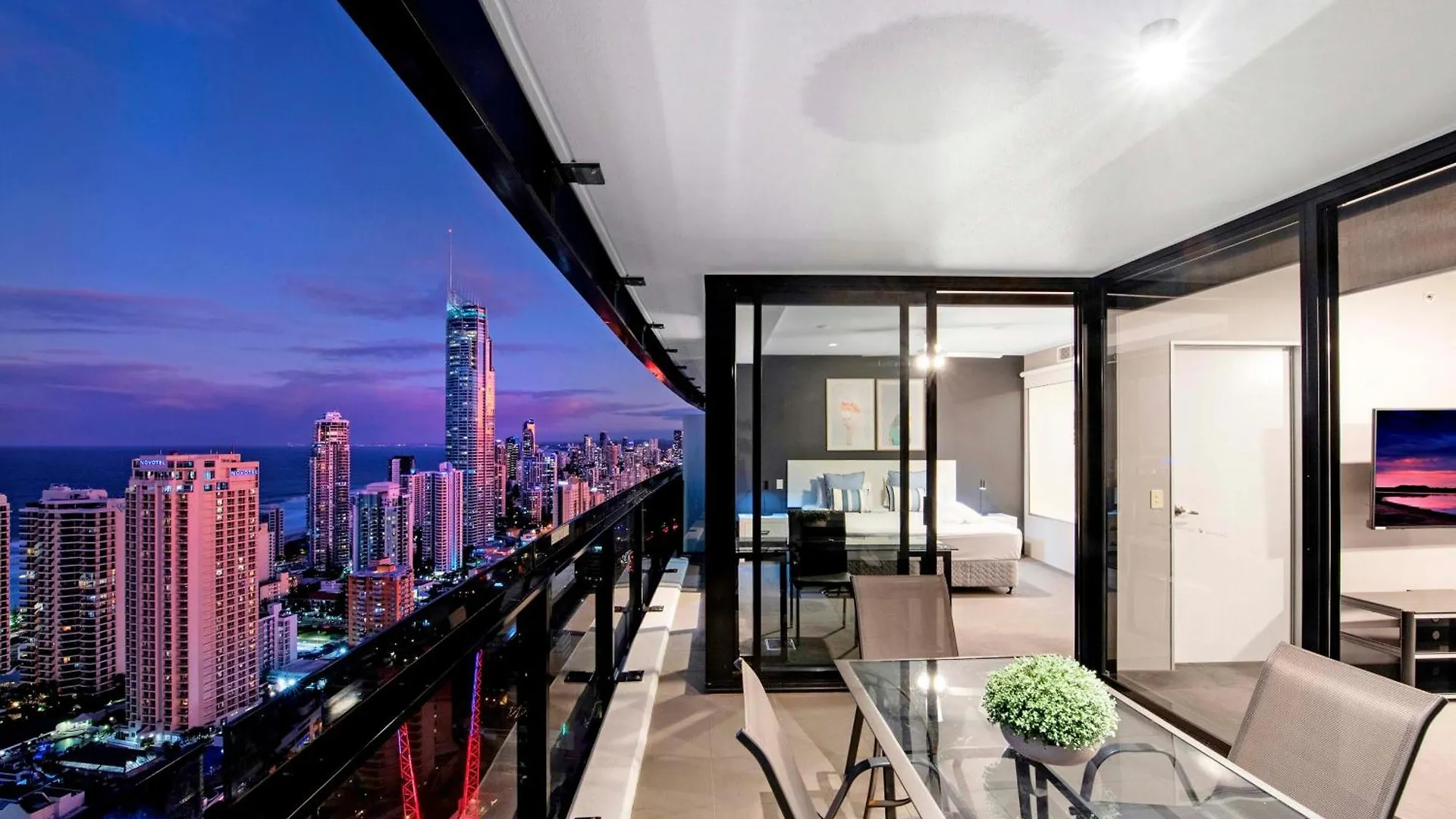 Ocean View With Balcony - Circle On Cavill - Location! - Self Contained & Privately Managed Apartment