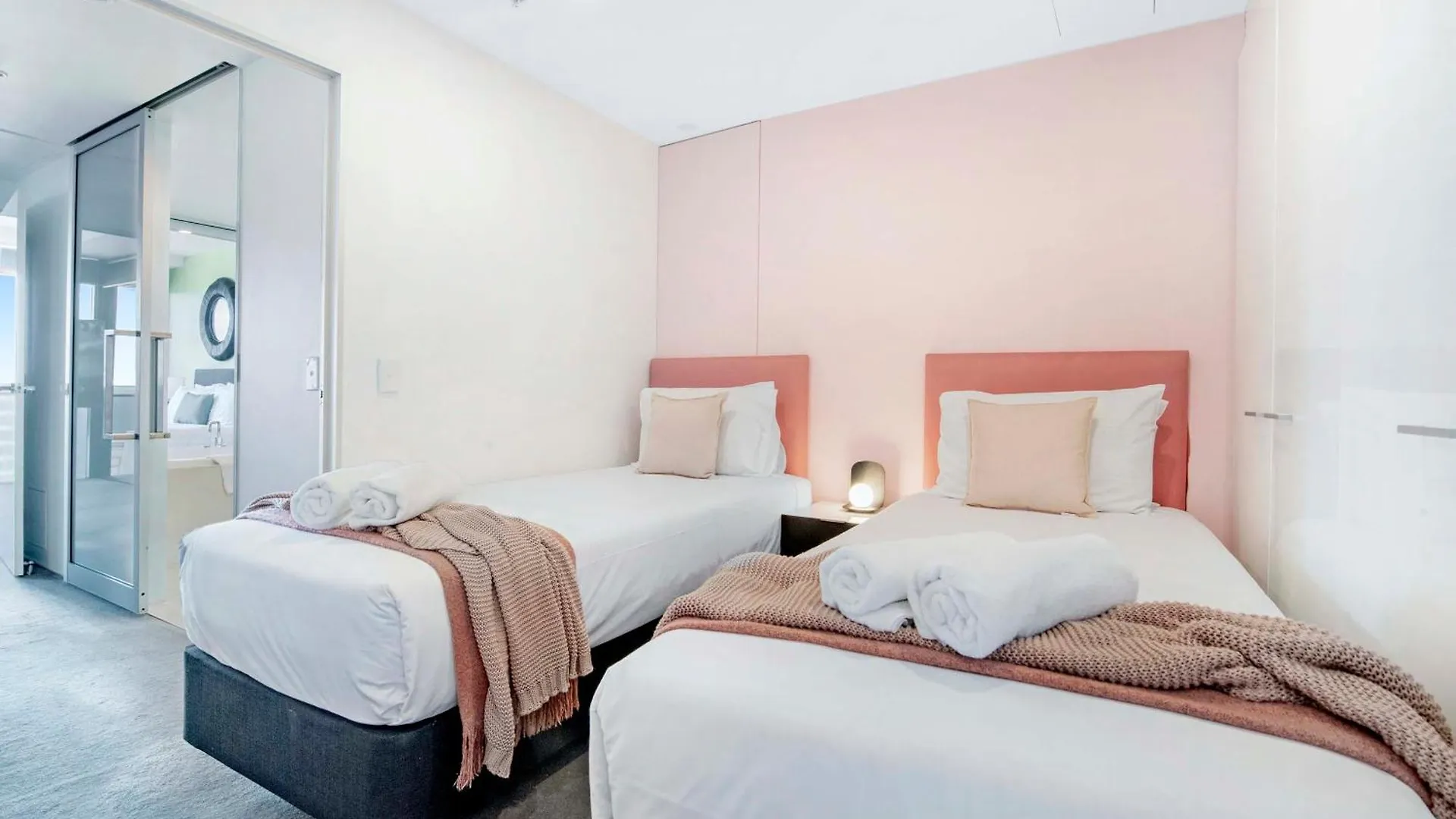 Ocean View With Balcony - Circle On Cavill - Location! - Self Contained & Privately Managed Apartment *