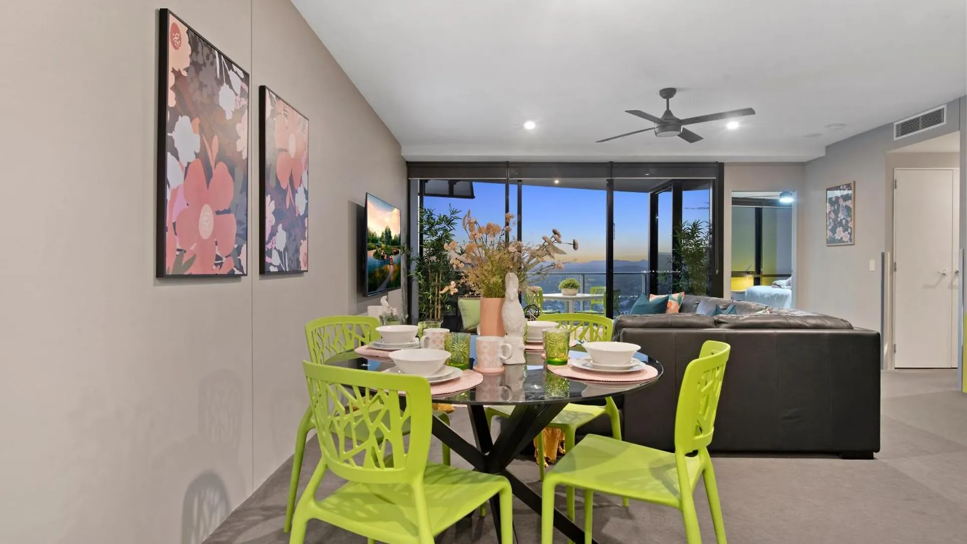 Apartment Two Bedroom Self Contained - Circle On Cavill - Privately Managed