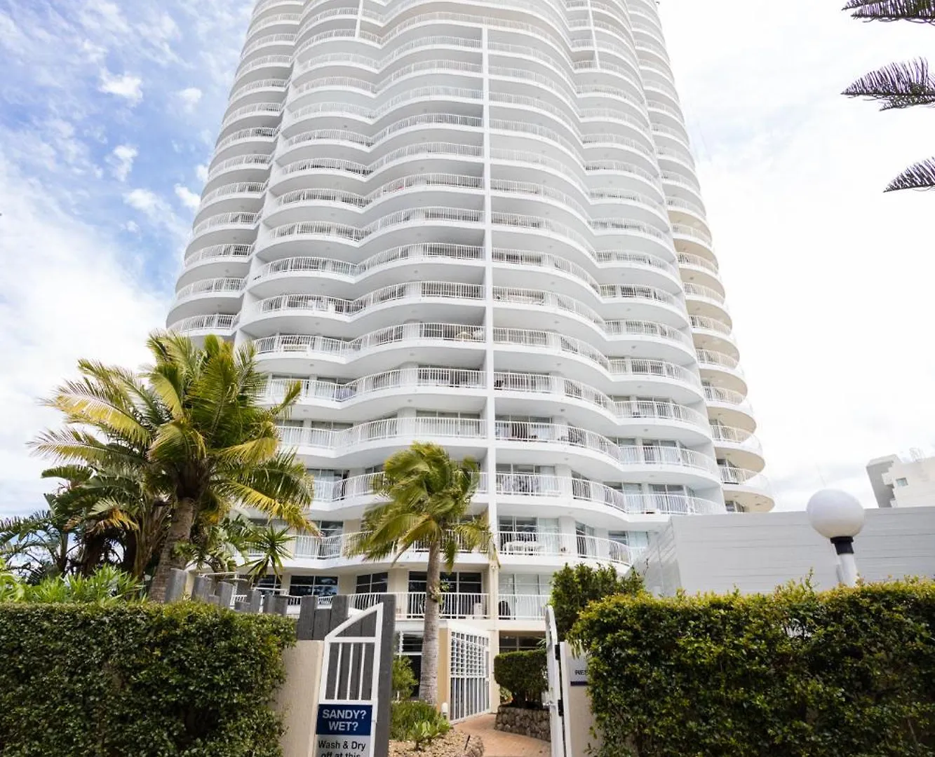 Burleigh Surf 4* Gold Coast