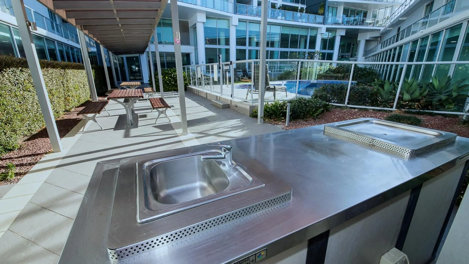 Exquisitely Furnished 2 Bedroom Apartment! Apartman