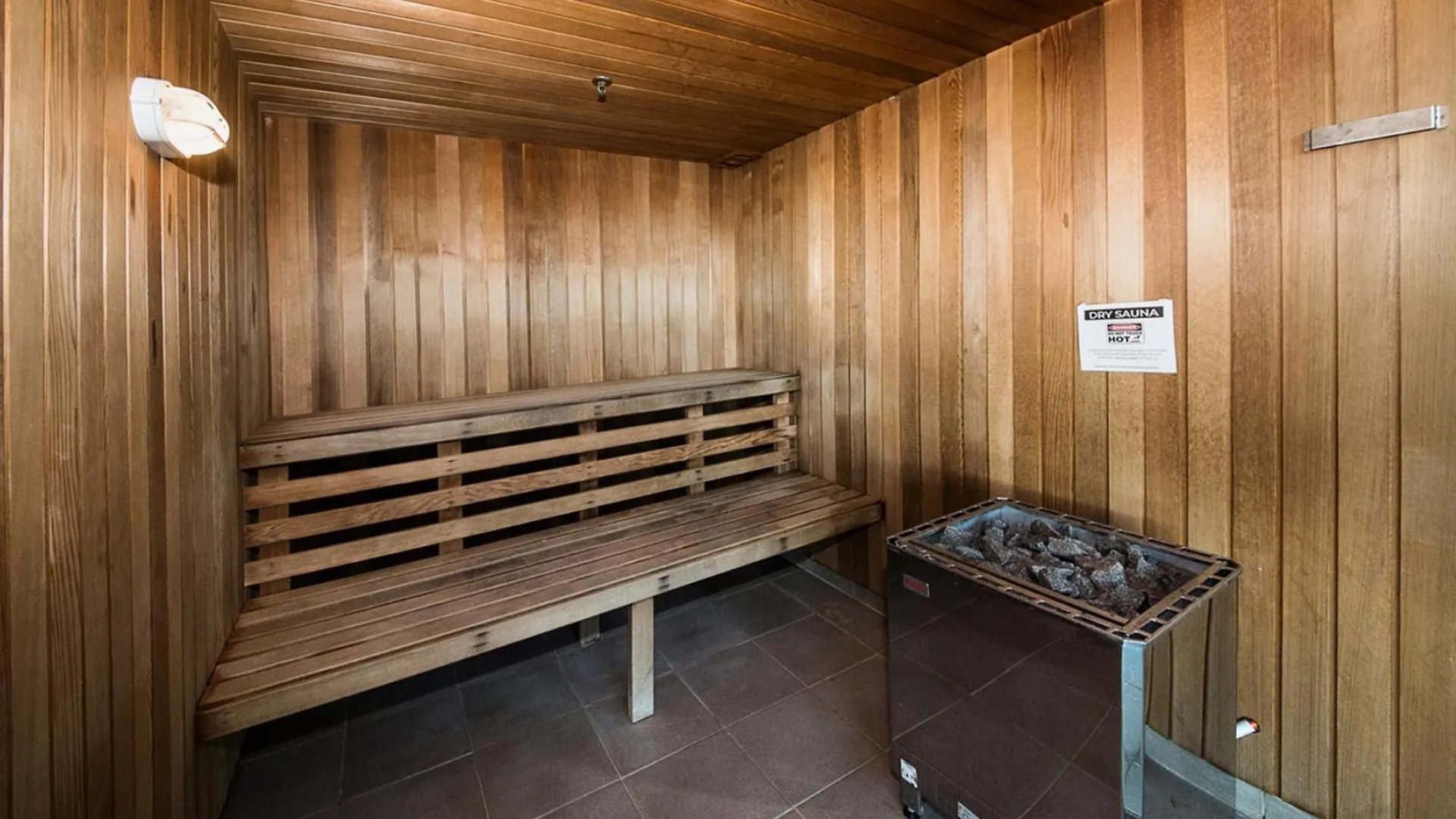 Apartment Modern 2 Bedroom Apt Near Tram & Ocean Gold Coast