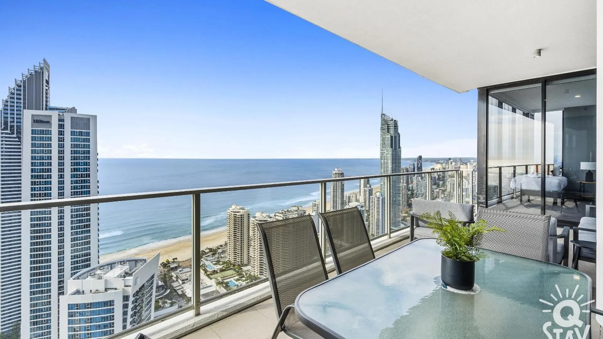 Aparthotel Circle On Cavill By Vaun *