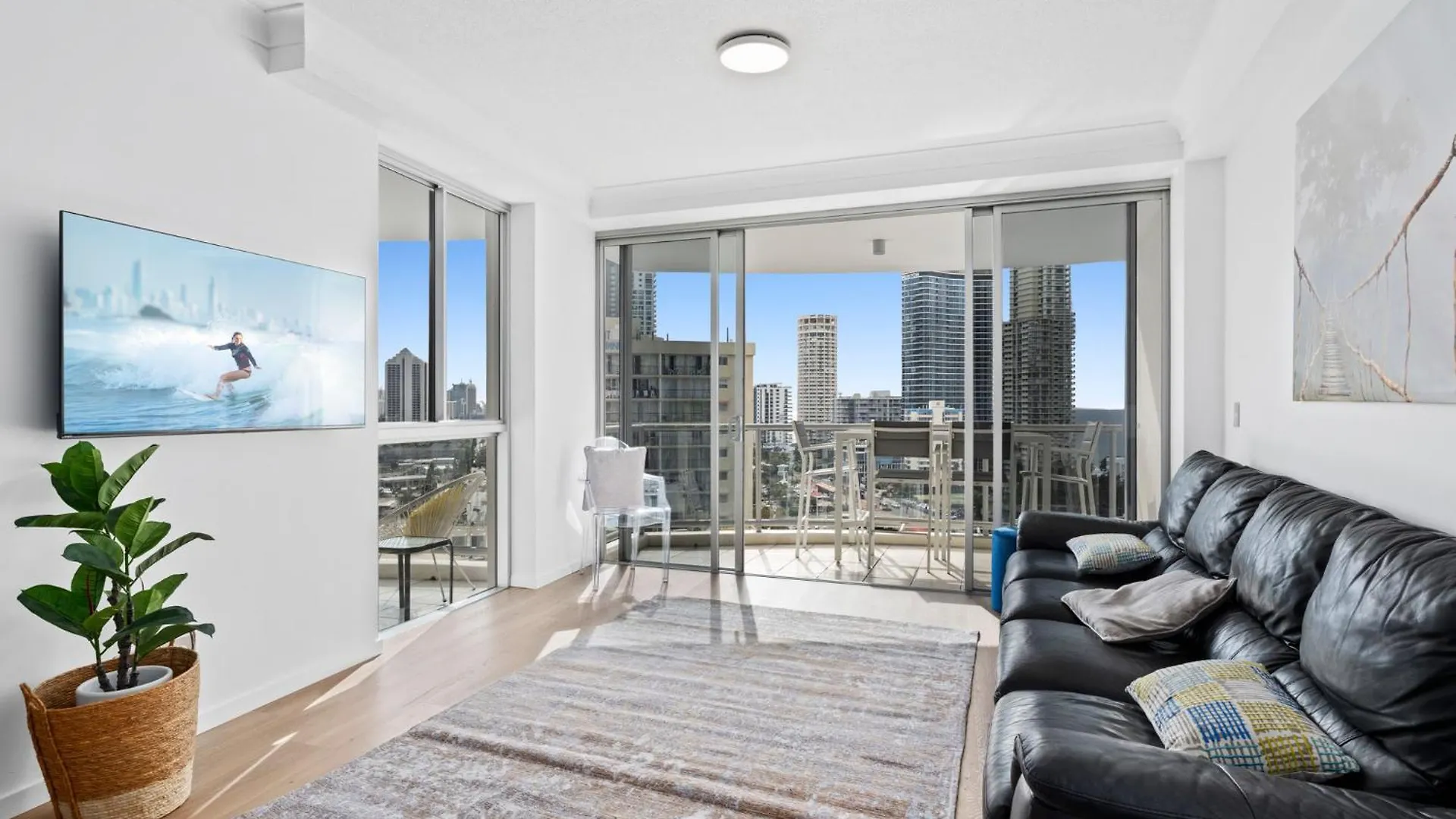 Apartment Towers Of Chevron - Private