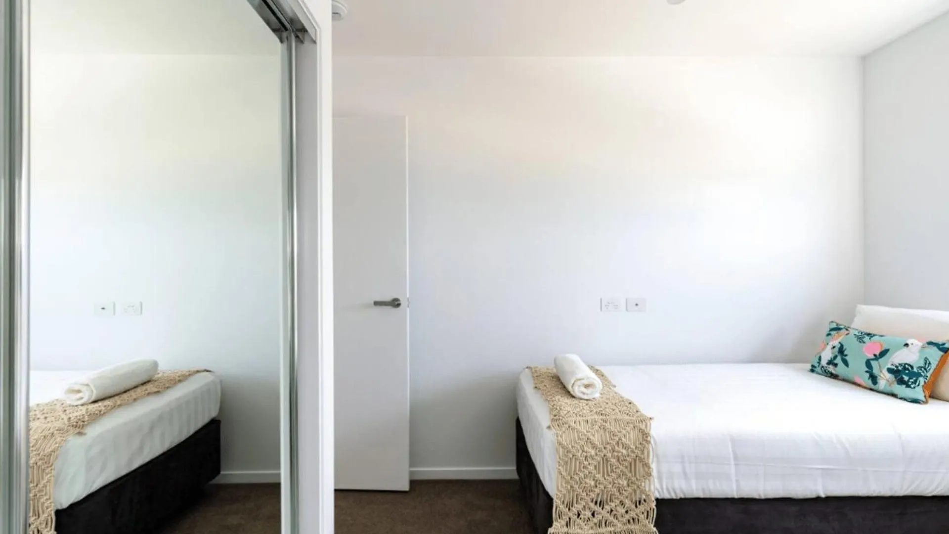 Daire Palm Escape With Rooftop Pool - Coasthm Gold Coast