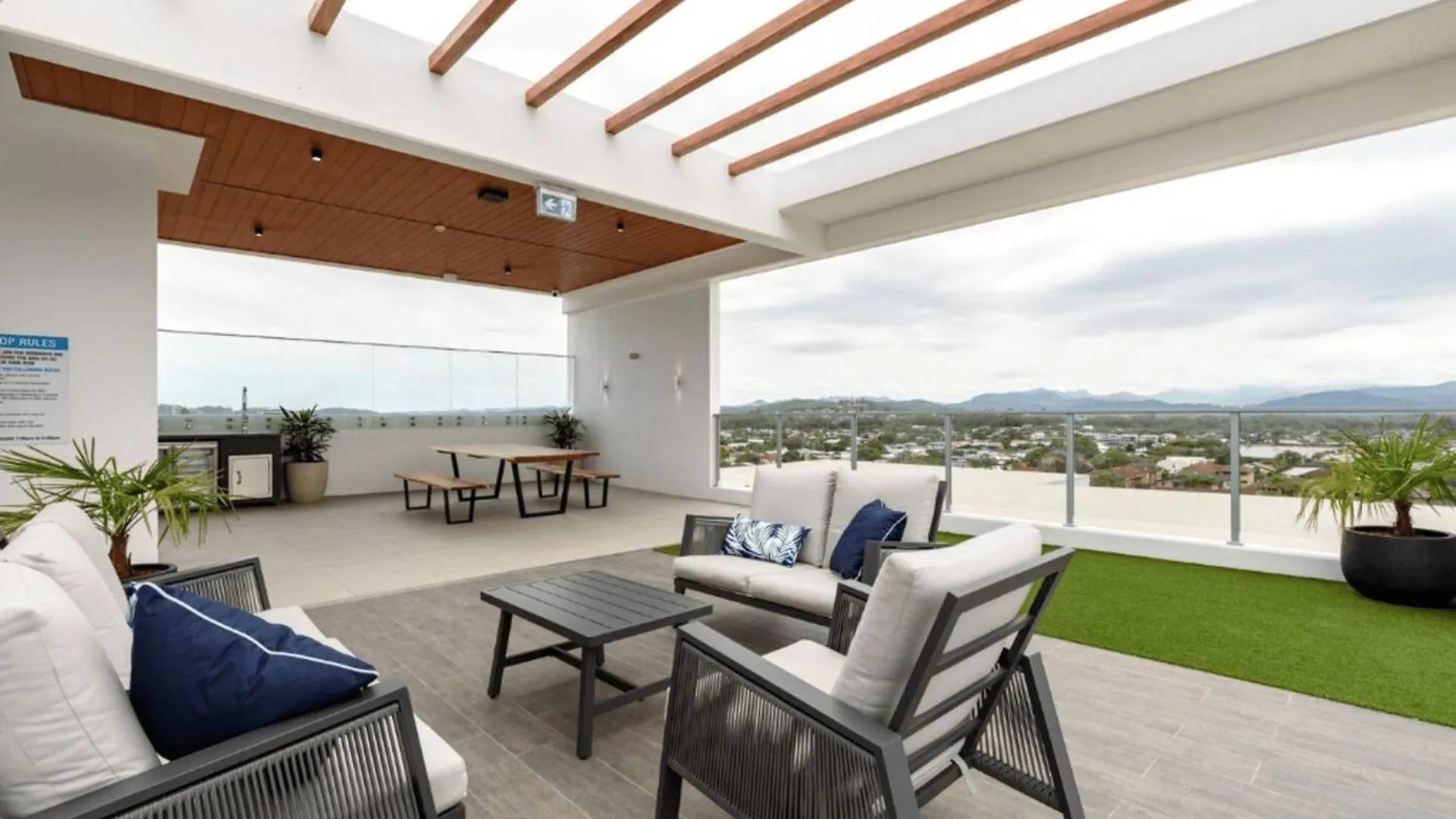 Daire Palm Escape With Rooftop Pool - Coasthm