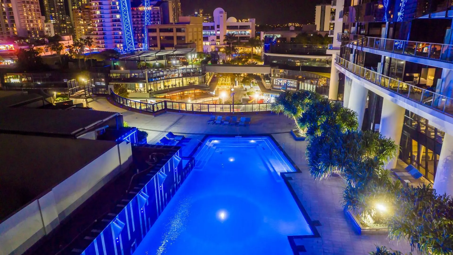 Circle On Cavill Canal Views Huge