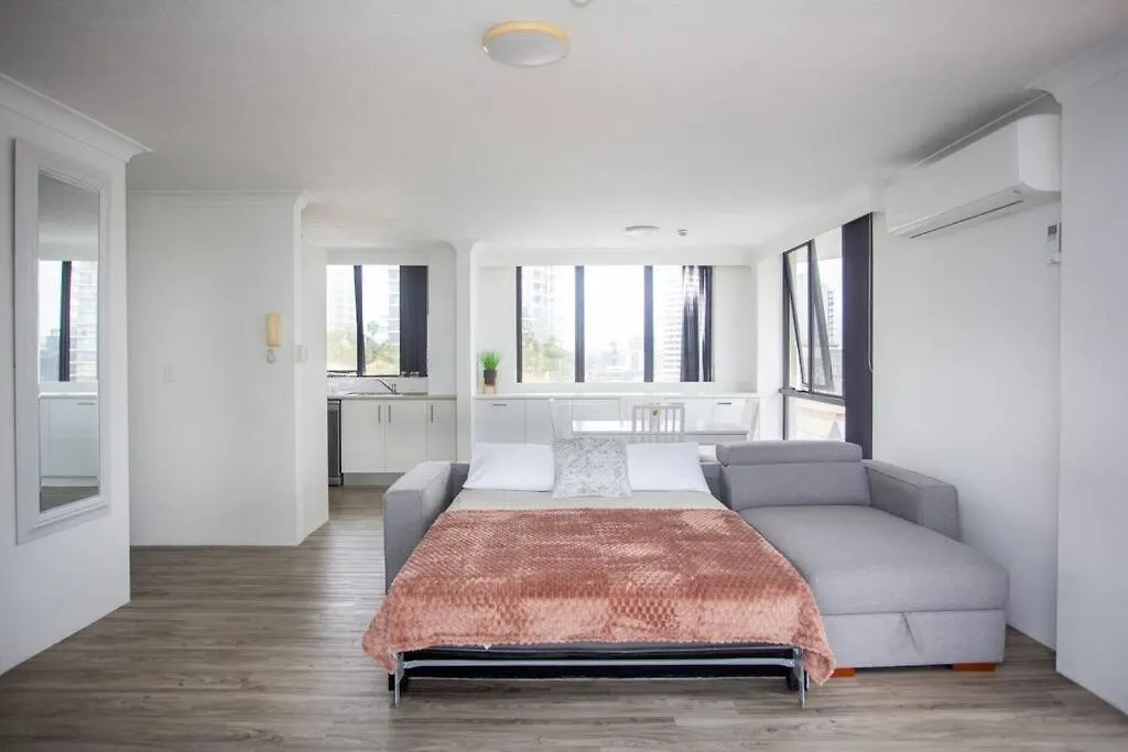 Surfers Paradise 2 Bedroom Orchid Ave *