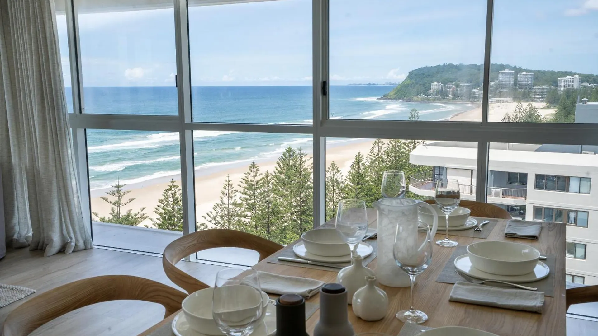 Aparthotel Cashelmara Beachfront 4*