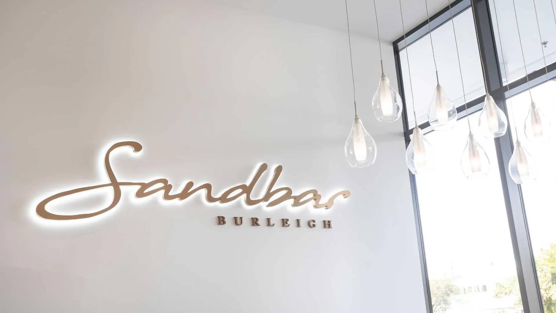 2 Bedroom Luxury In Burleigh Heads! Apartment Gold Coast