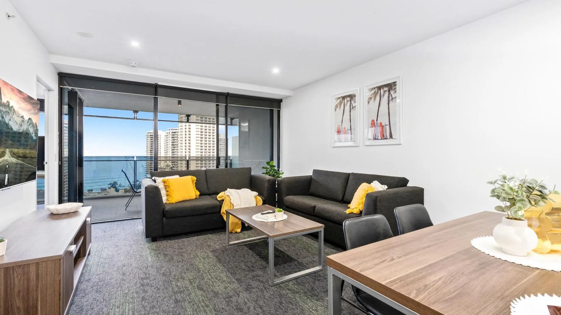 Ocean View With Balcony - Circle On Cavill - Location! - Self Contained & Privately Managed Apartment Gold Coast