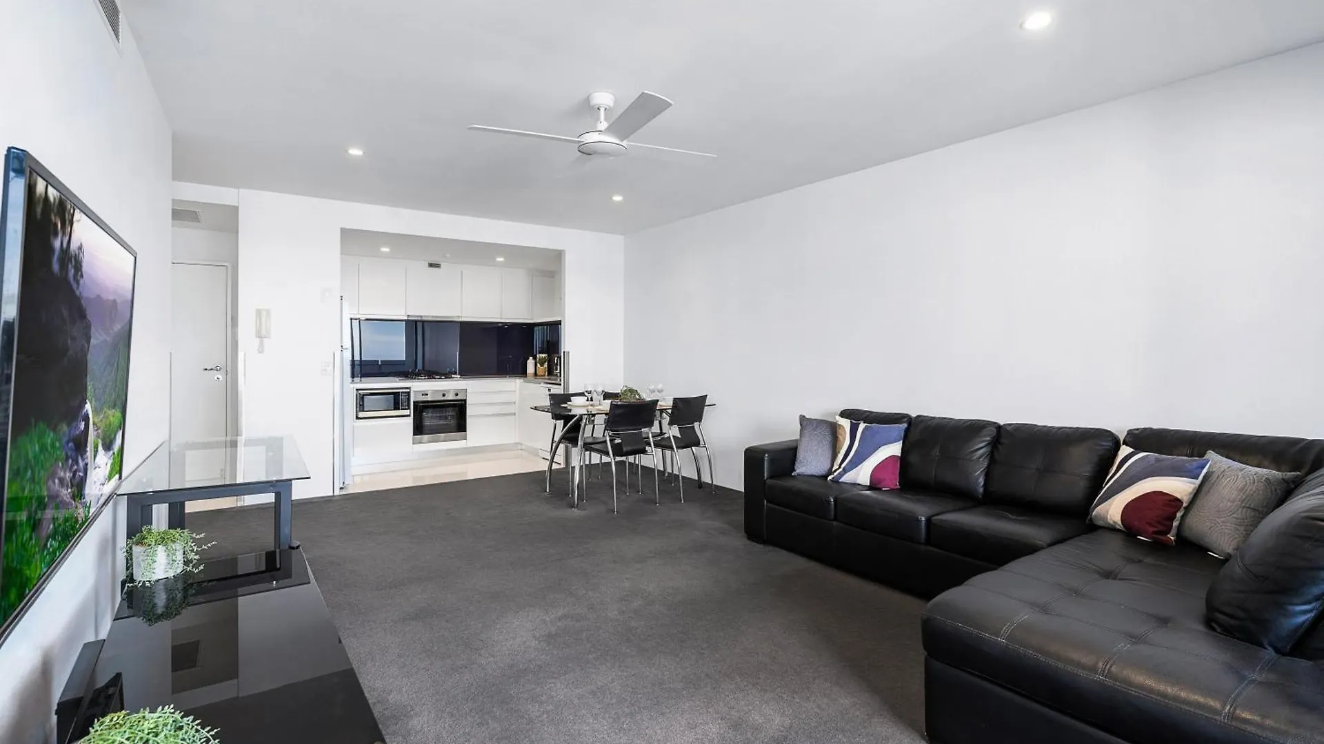 Apartment Converted Two Bedroom At Circle On Cavill - Self Contained, Privately Managed - Wow Gold Coast