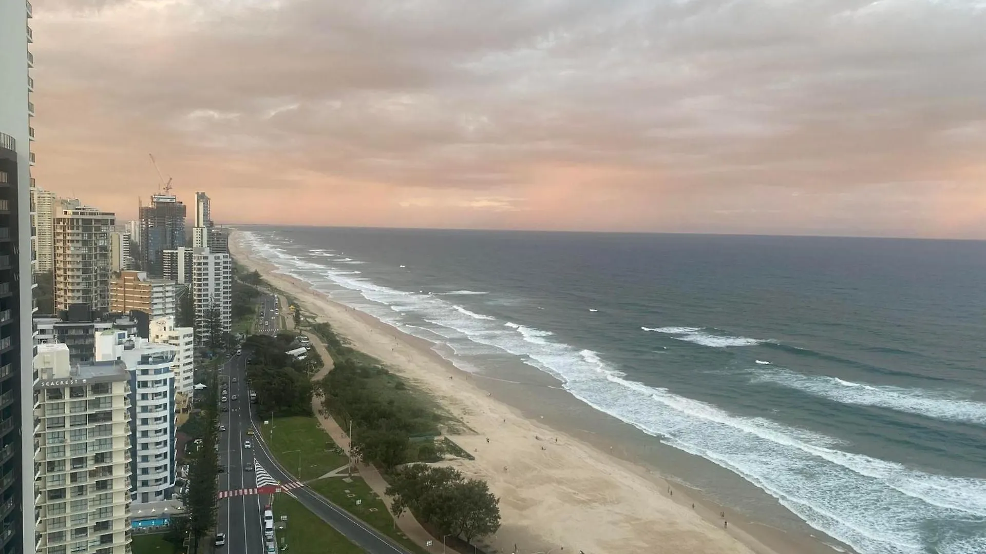 Hi Surf Beachfront Aparthotel