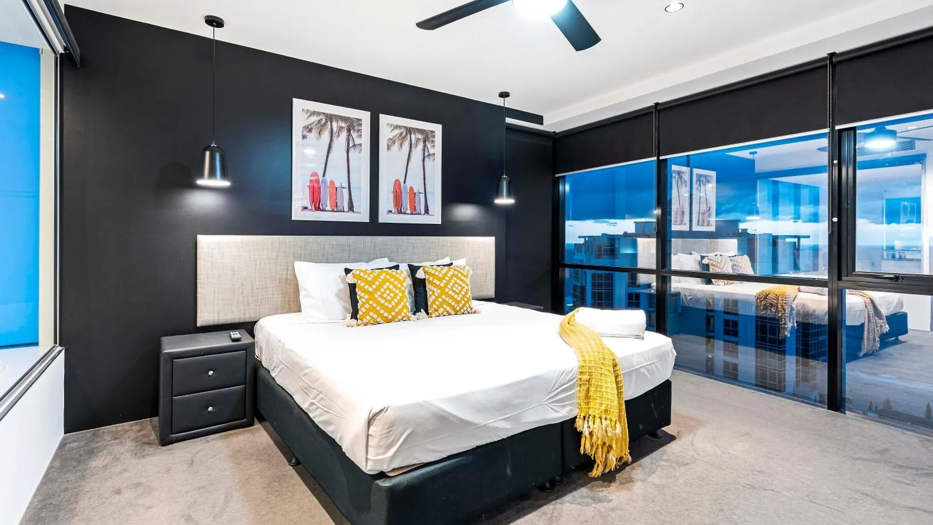 公寓 Three Bedroom Ocean View At Circle On Cavill - One Free Parking! - Self Contained & Privately Managed - Wow