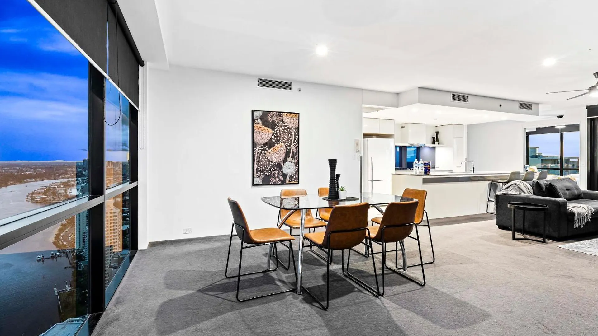 Apartment Three Bedroom Ocean View At Circle On Cavill - One Free Parking! - Self Contained & Privately Managed - Wow Gold Coast