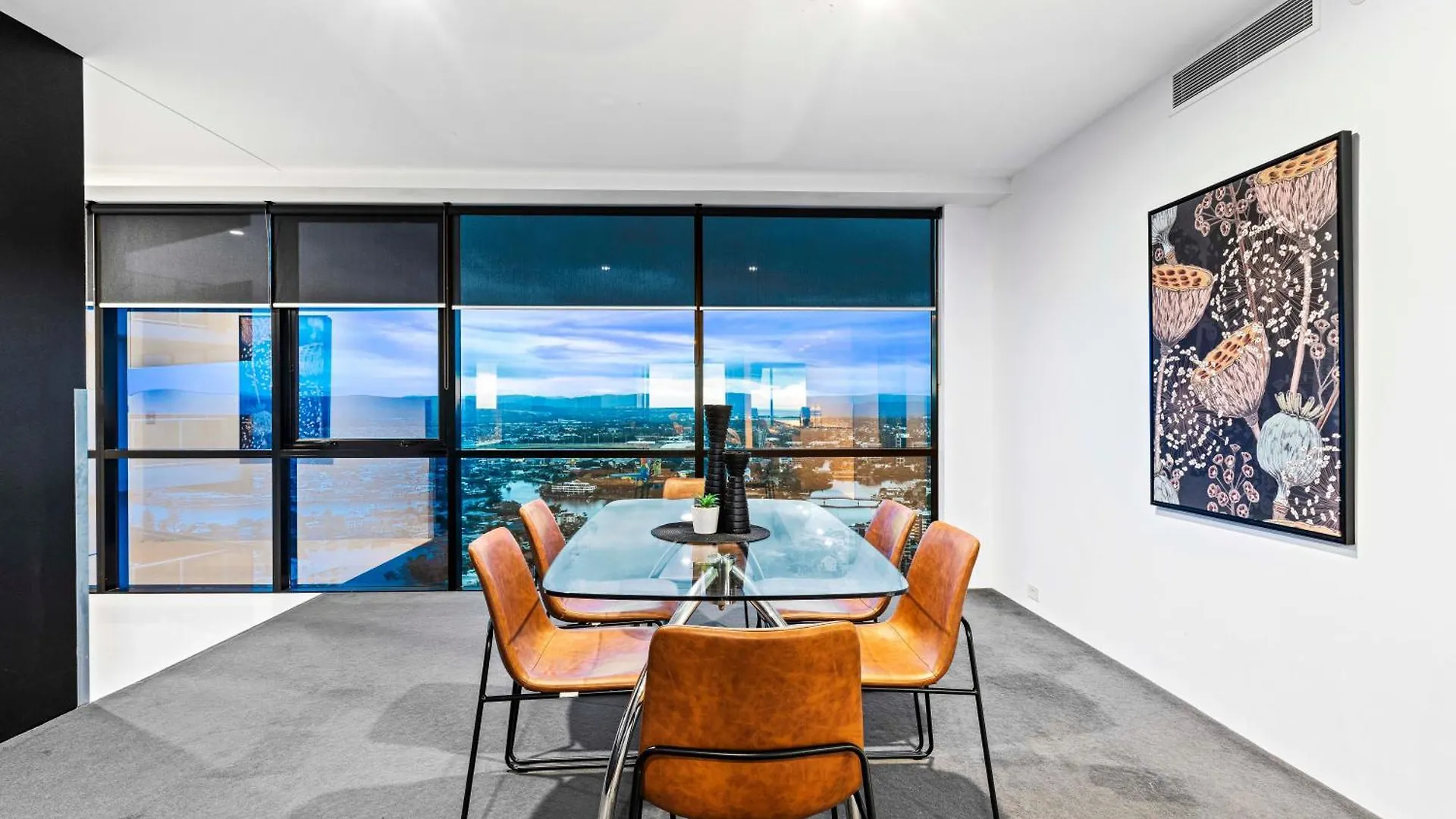 公寓 Three Bedroom Ocean View At Circle On Cavill - One Free Parking! - Self Contained & Privately Managed - Wow