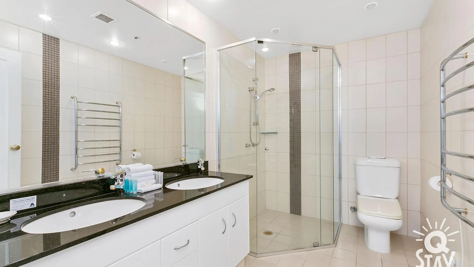 3 Bedroom Penthouse With Private Pool - Q Apartment *