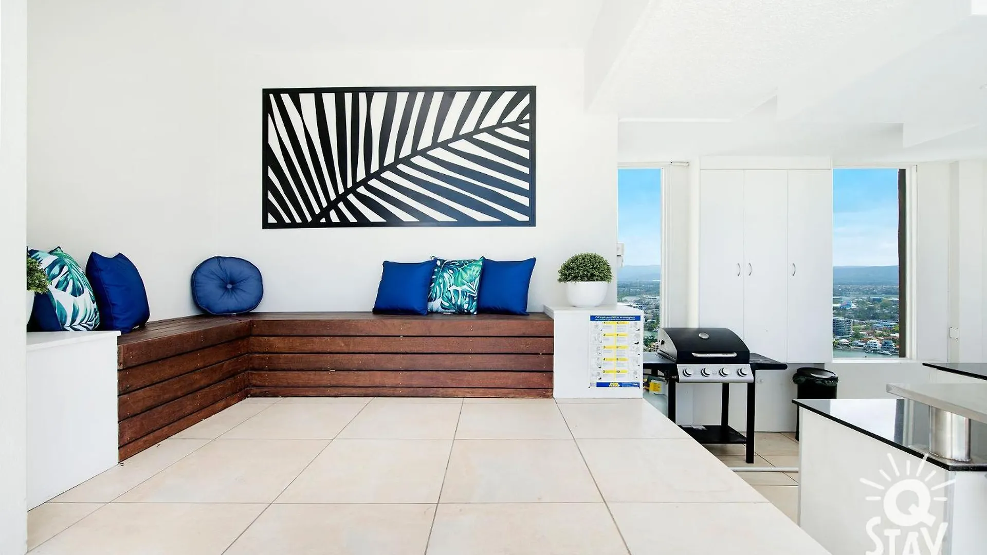Apartment 3 Bedroom Penthouse With Private Pool - Q *