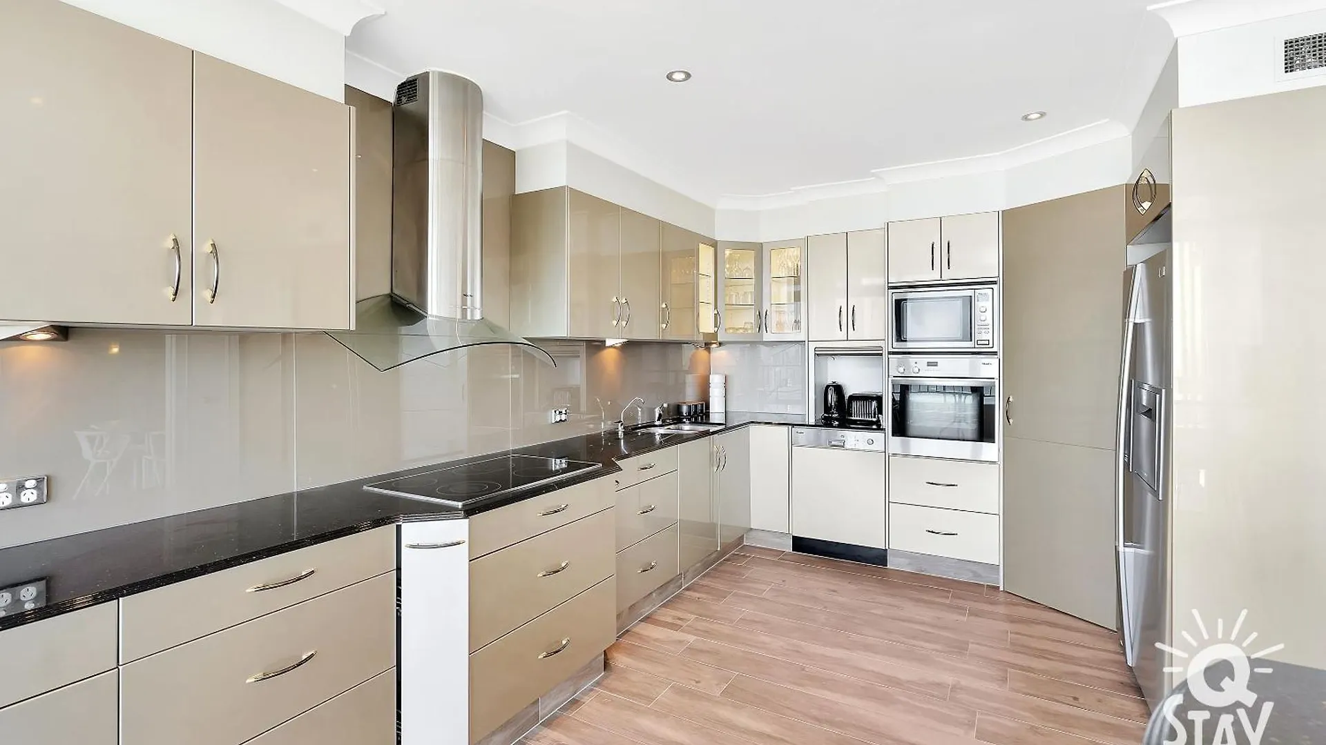 3 Bedroom Penthouse With Private Pool - Q Apartment