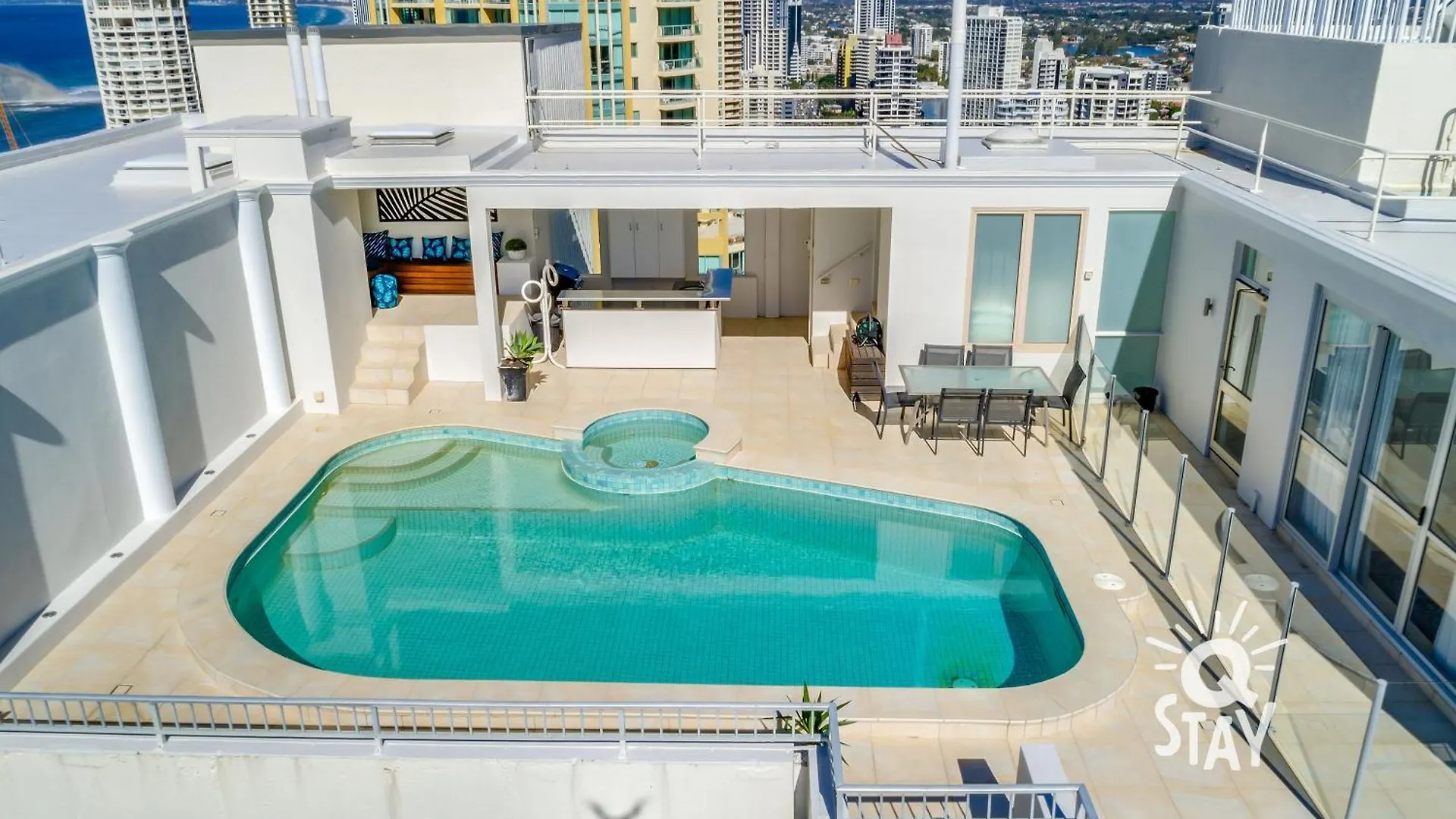 Apartment 3 Bedroom Penthouse With Private Pool - Q