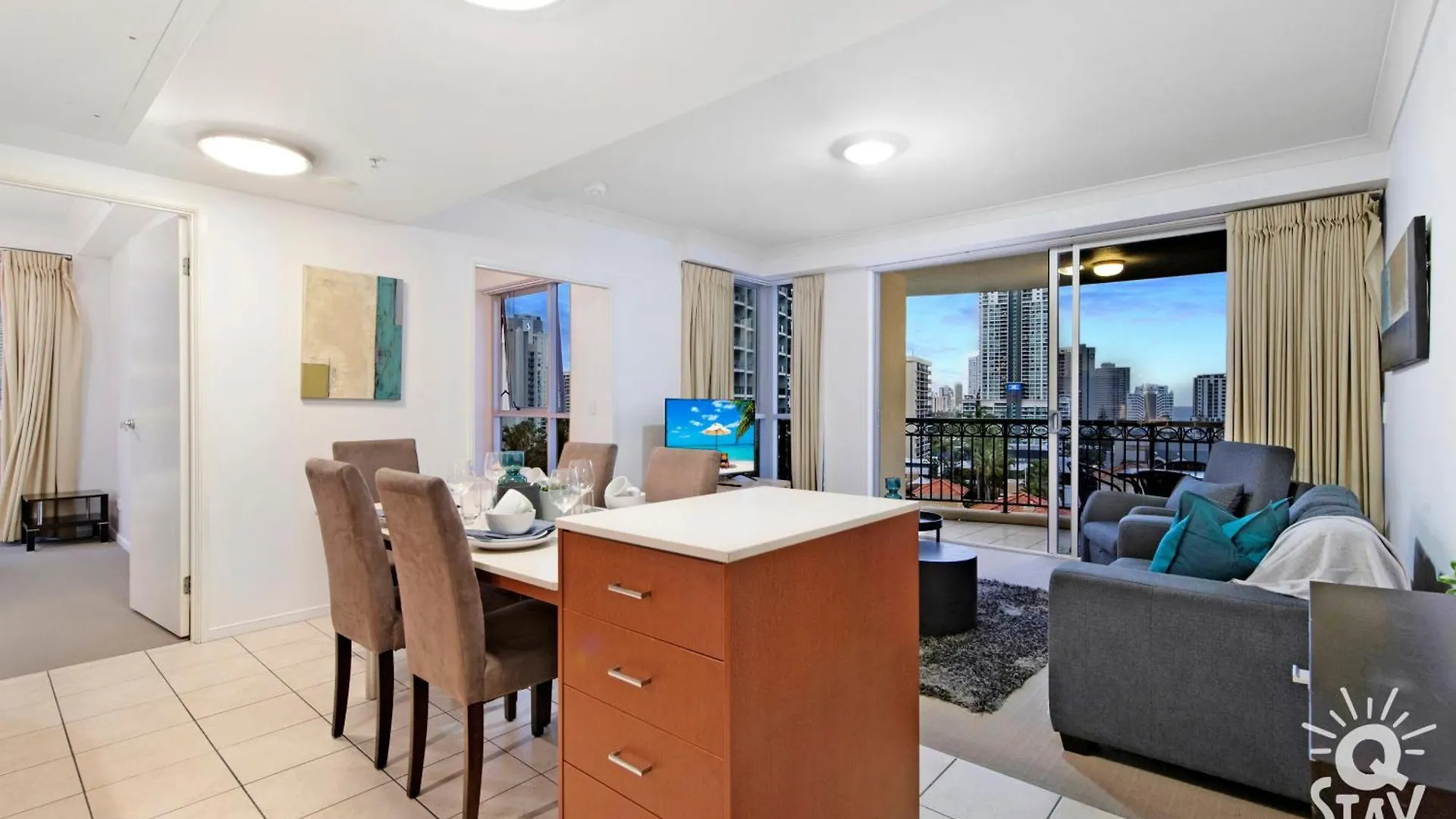 Apartment Kids Free In Hinterland View 2 Bedroom 1 Bathroom At Chevron Renaissance- Q Gold Coast