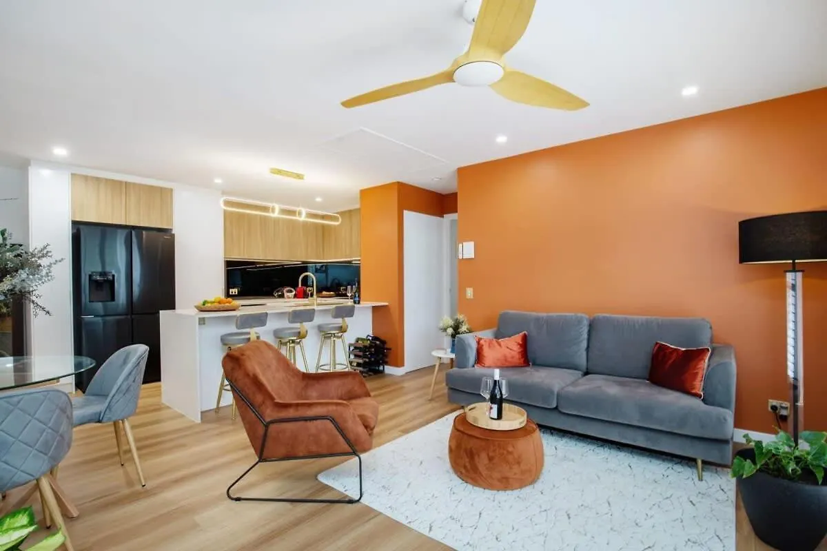 1 Bedroom Gem With Aircon Stroll To Apartment