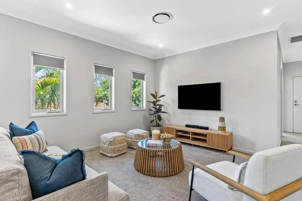 Holiday home Burleigh Getaway *