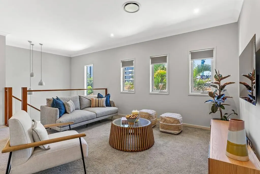 Burleigh Getaway *