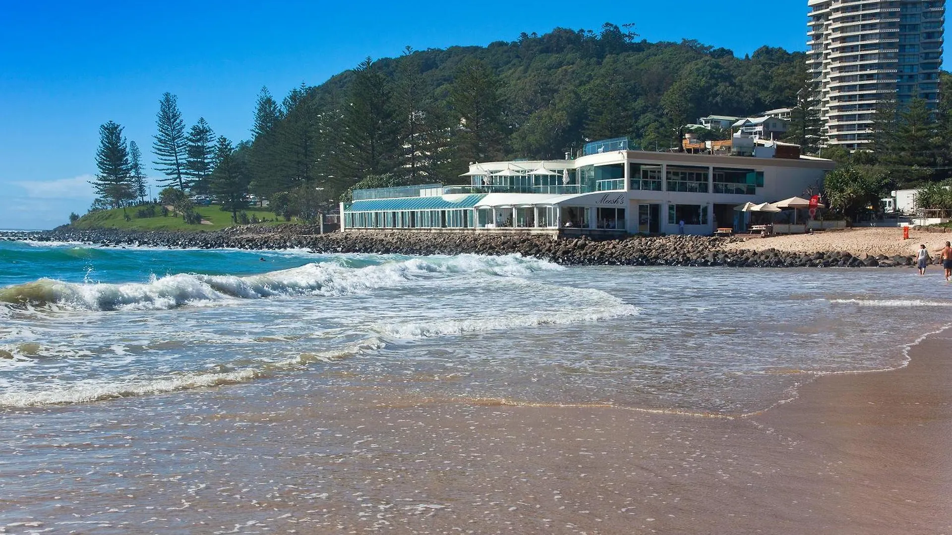 Apartment Burleigh's Kept Secret *