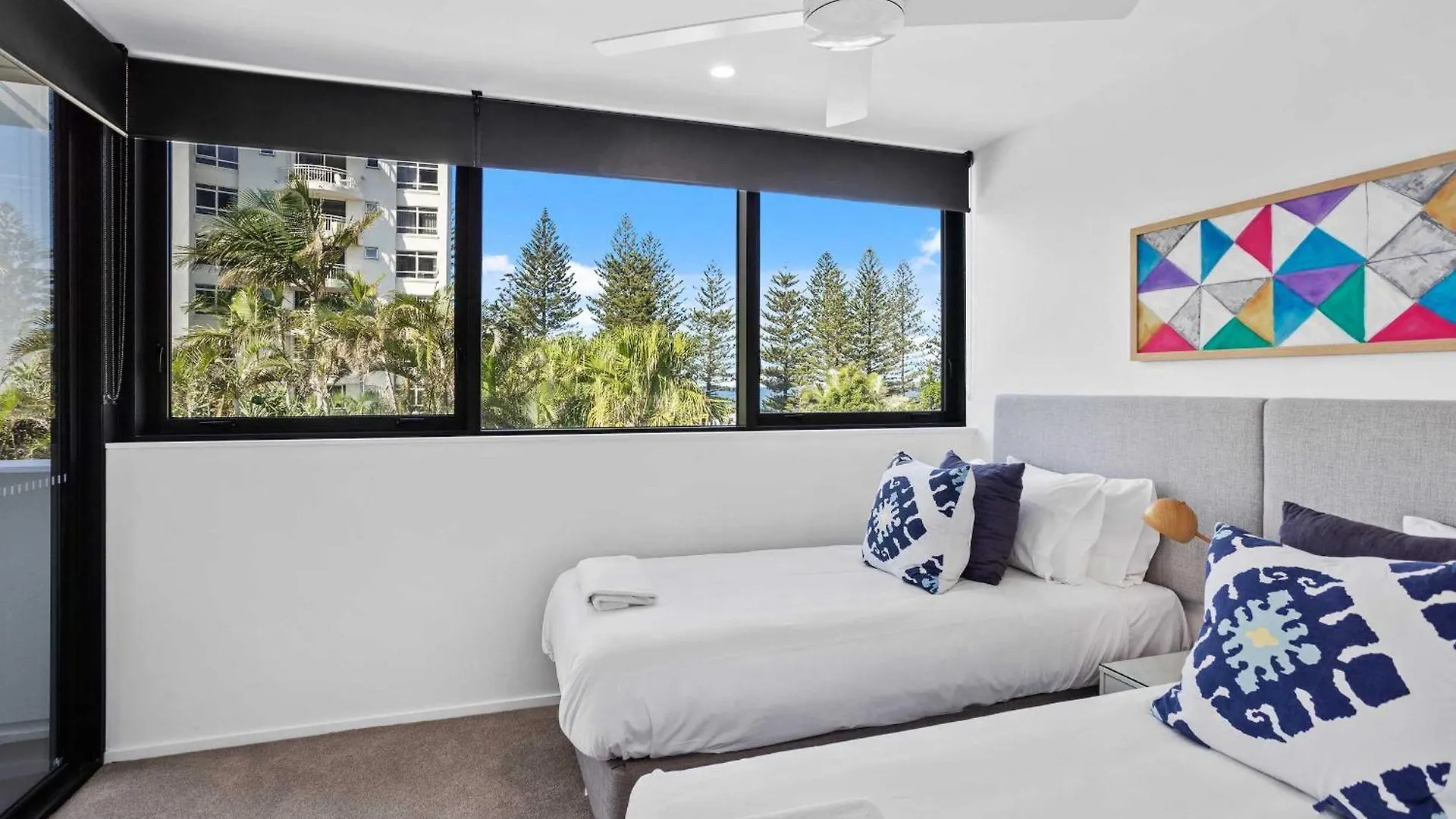 Apartment 2 Bedroom Luxury In Burleigh Heads! *