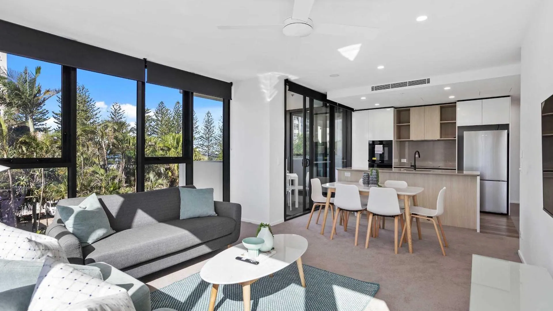 2 Bedroom Luxury In Burleigh Heads! Apartment Gold Coast