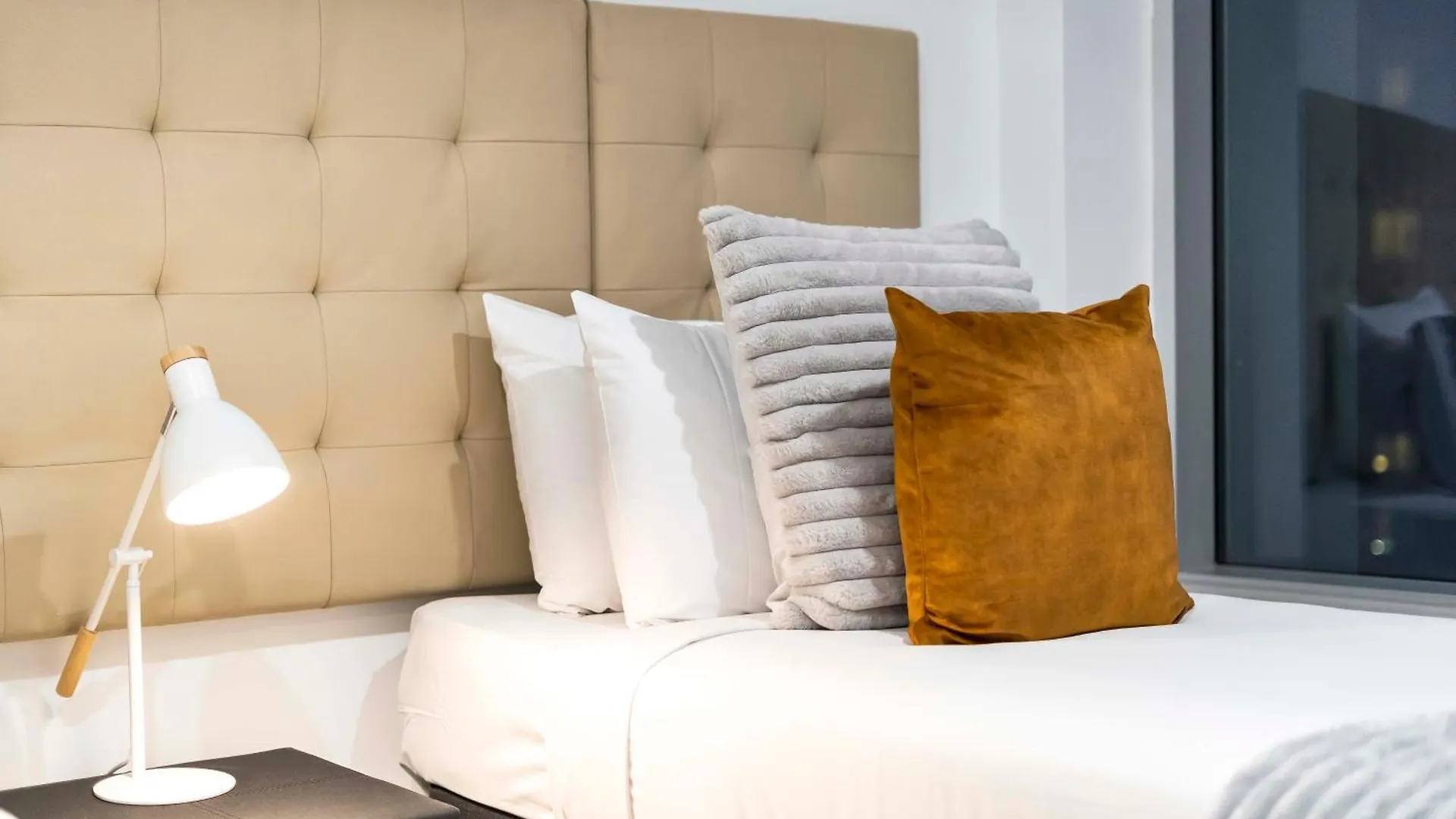 Q Tower In Surfers Paradise - From Level 3 - Self Contained & Privately Managed - Wow *