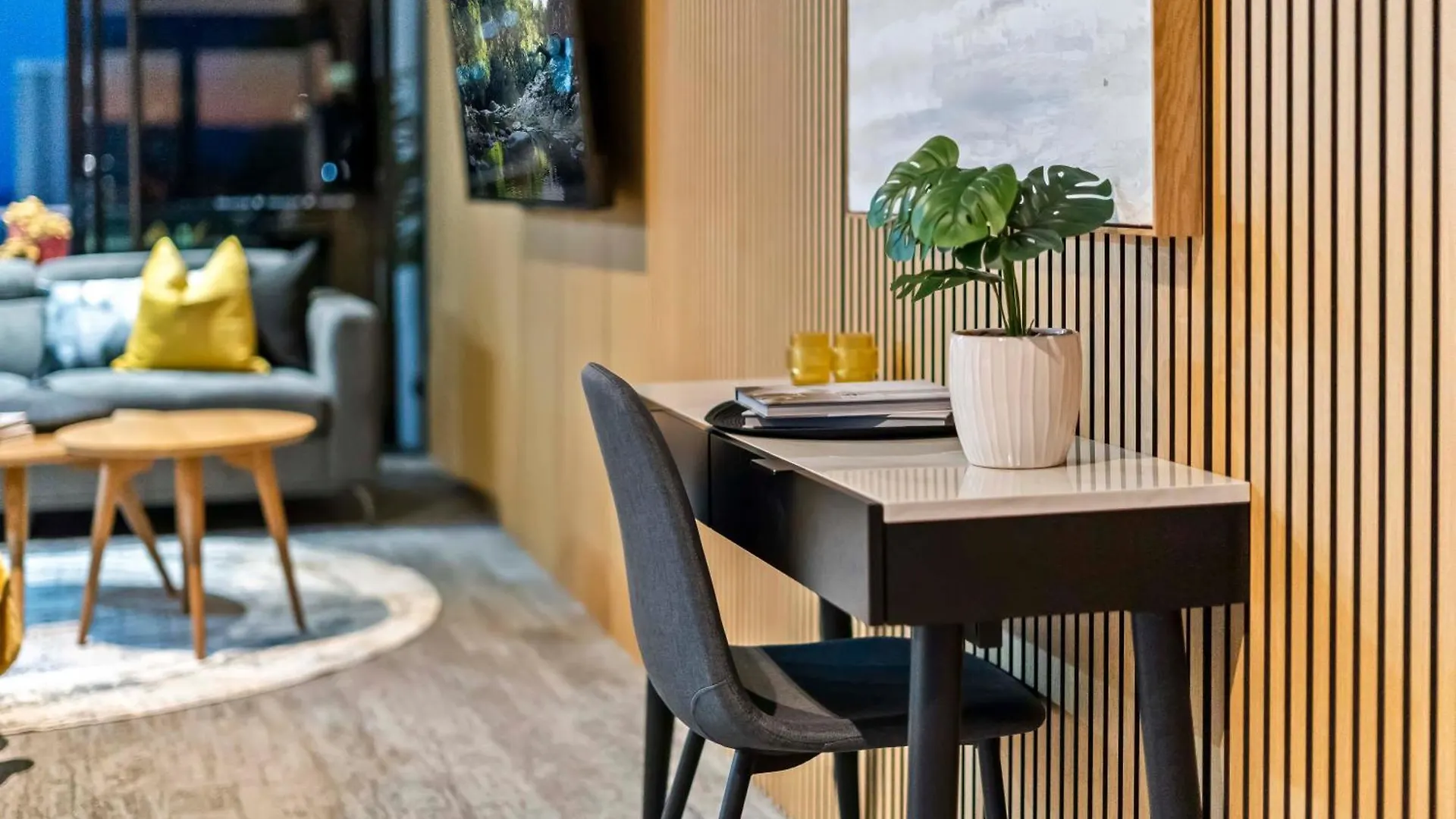 Self-contained At Circle On Cavill - Privately Managed - Wow * Gold Coast
