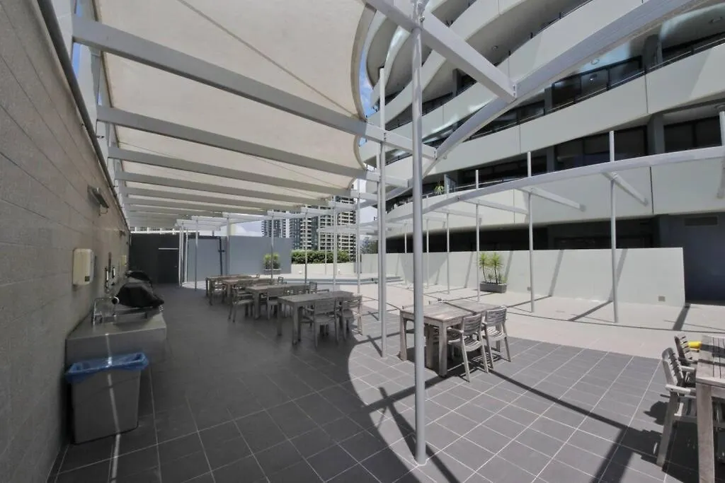 Luxury Wave Broadbeach 2302
