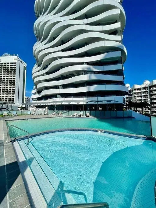 Luxury Wave Broadbeach 2302