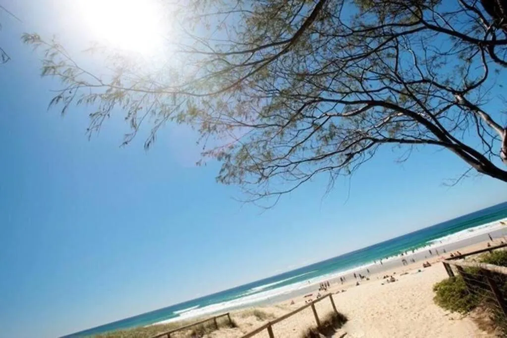 Luxury Wave Broadbeach 2302 Apartment