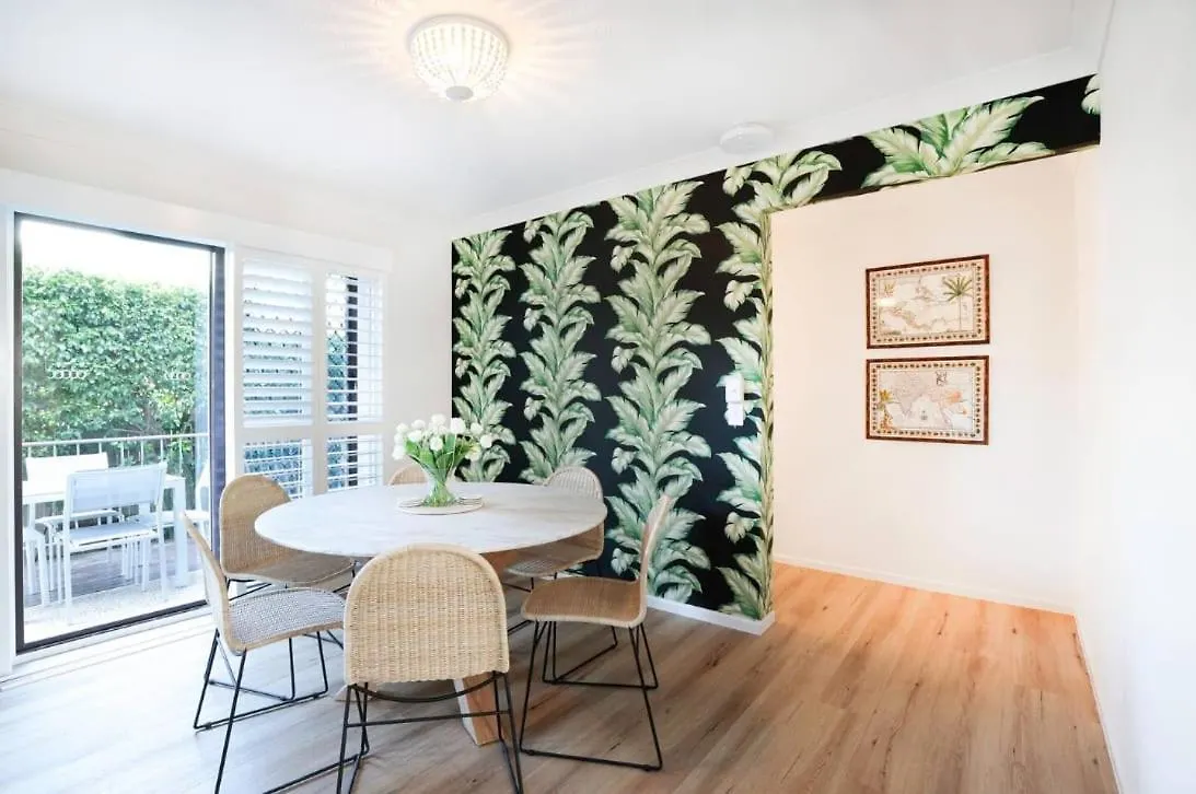Budds 2 By Khove * Gold Coast