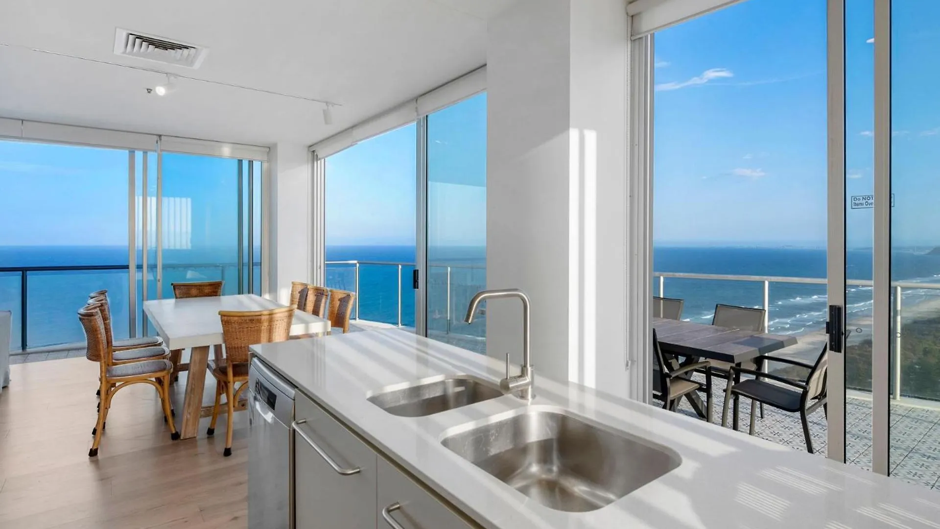 Air On Broadbeach 2 Level Private - Coasthm Χρυσή Ακτή