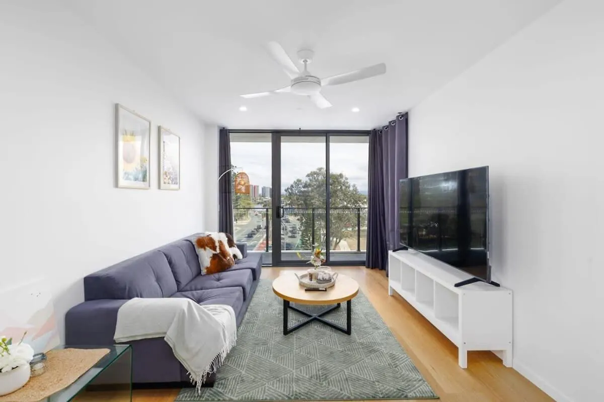 Apartment New 2br Prime Loc Stone's Throw From Train Stn