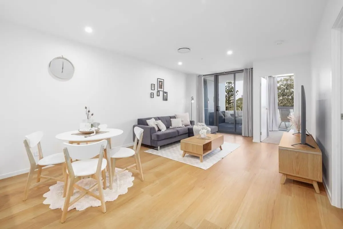 Brand New 2br Near Surf' Paradise Free Parking Apartment Gold Coast