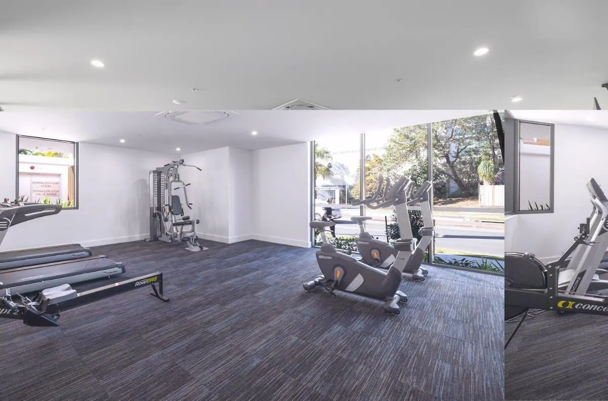 Brand New 2br Near Surf' Paradise Free Parking Apartment