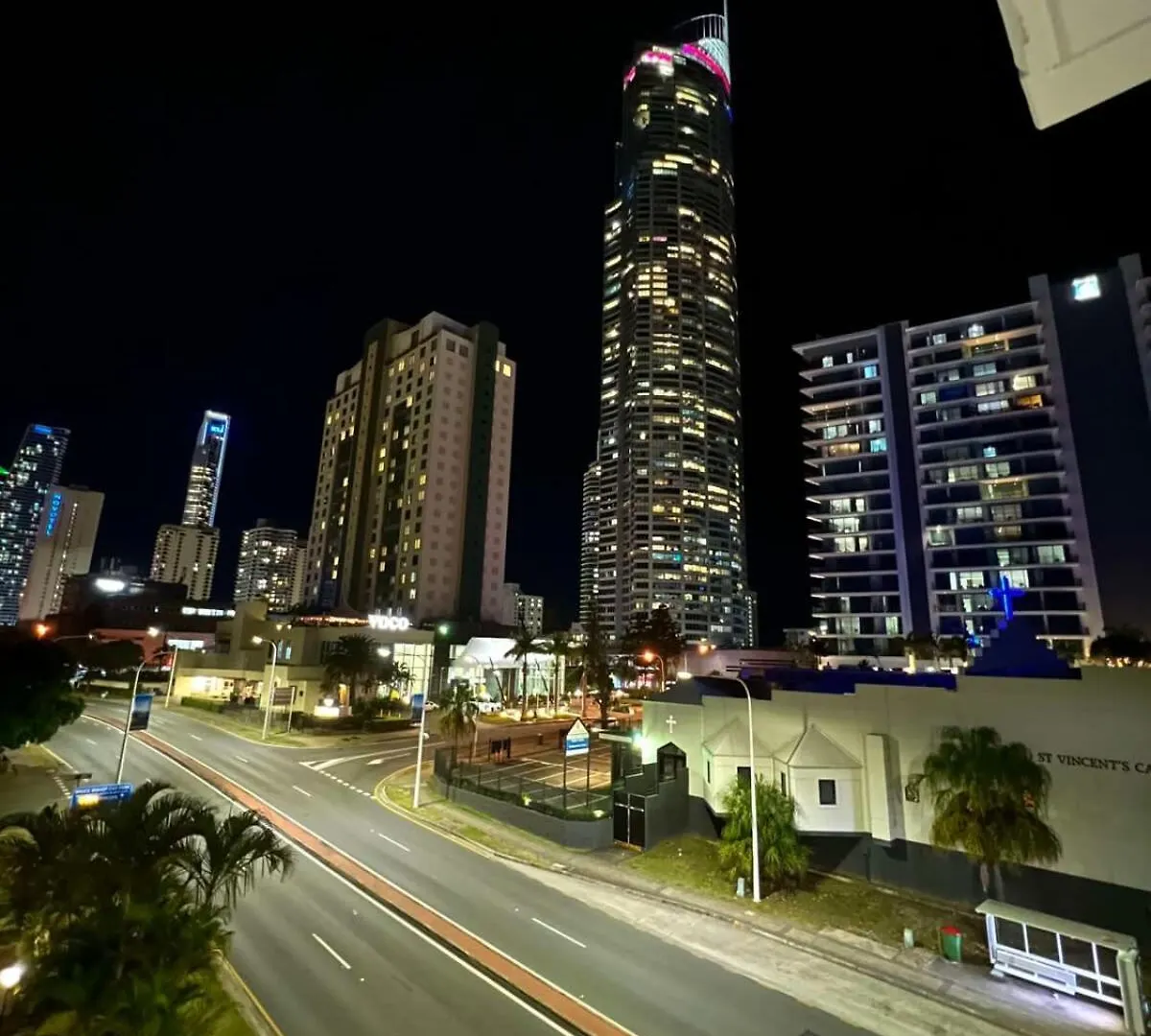 New 2br Prime Loc Stone's Throw From Train Stn Gold Coast