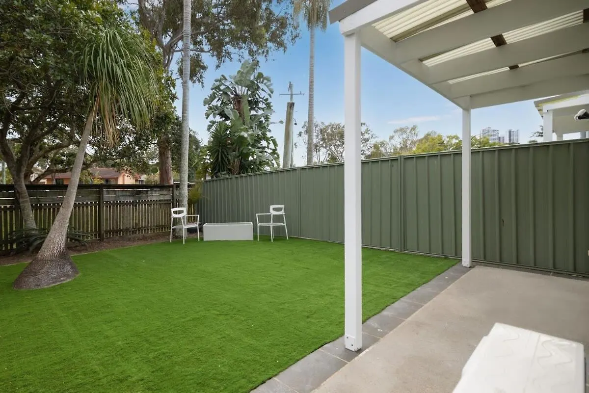 Serene Southport Getaway Walk To Shops Holiday home Gold Coast