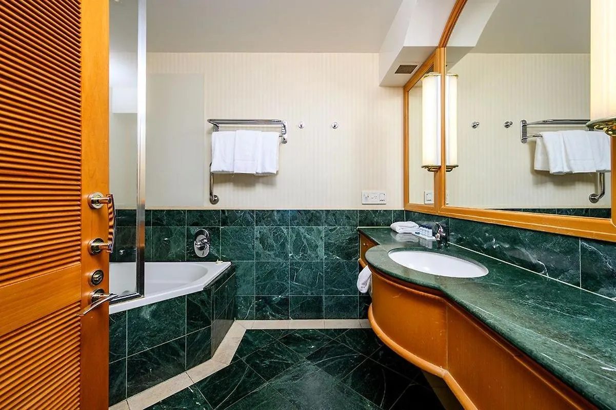 Broadbeach Surfers Spa Bath Ocean View * Gold Coast