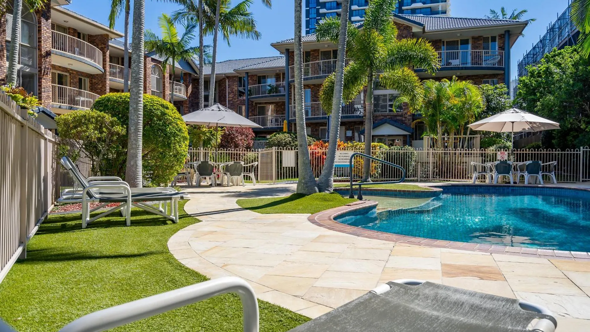 Apartment Burleigh's Kept Secret *