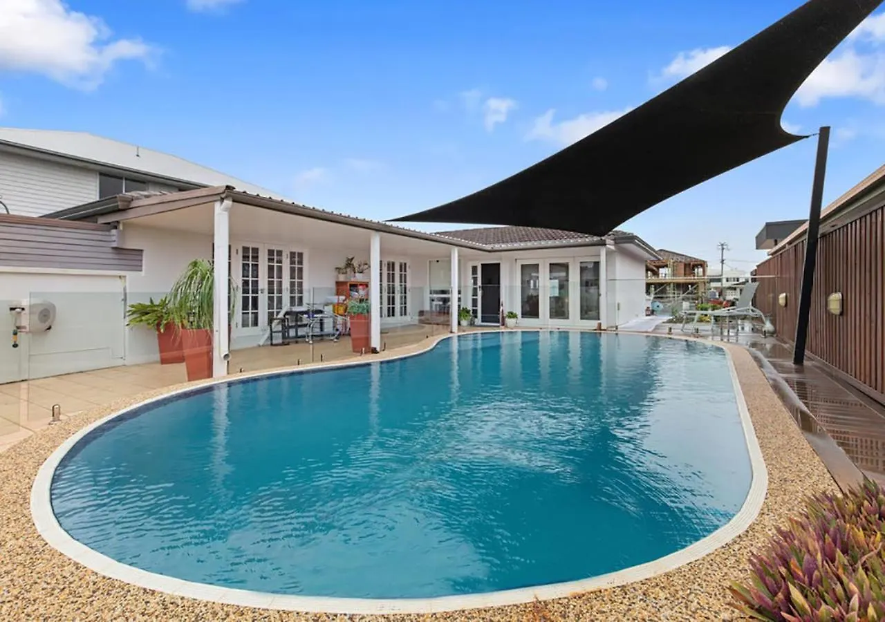 Broadbeach Casa Waterfront With Pier-enjoy Fishing On Vacation * Gold Coast