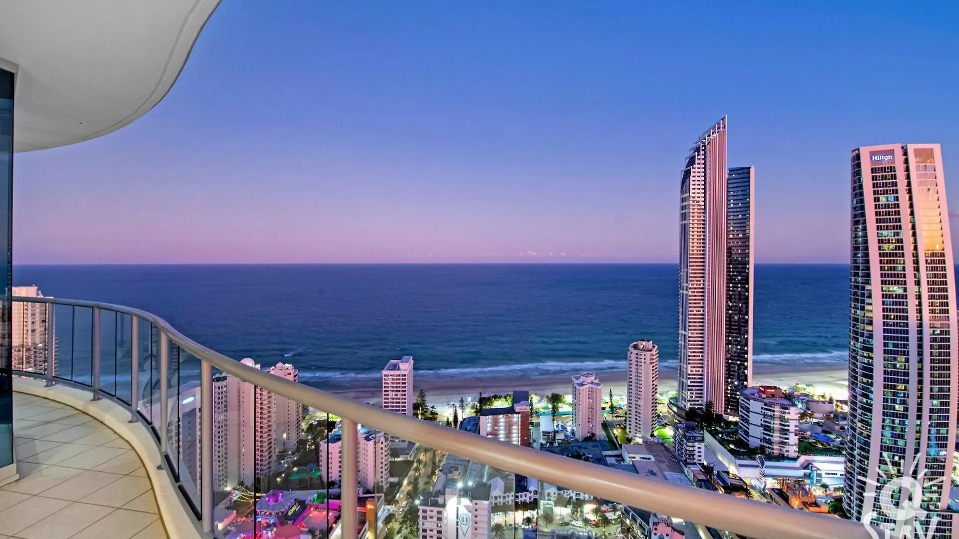 Chevron Renaissance Surfers Paradise Mid Week Madness Deal - Q